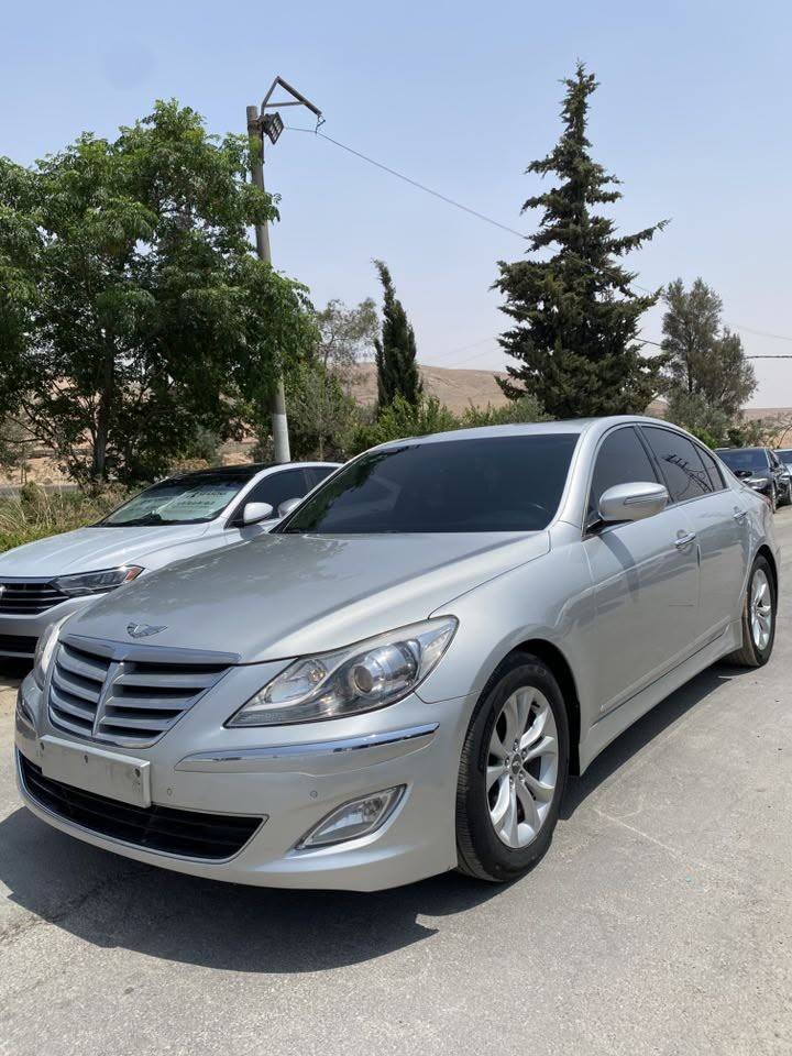Hyundai Genesis 2013