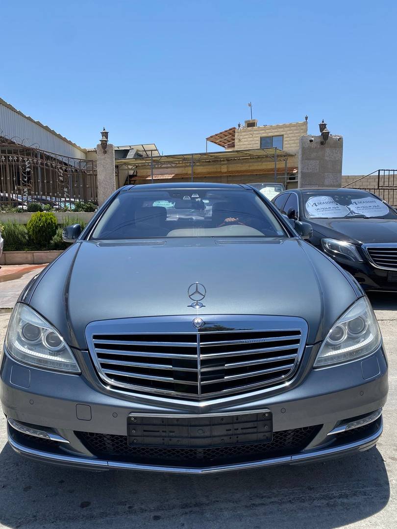 Mercedes-Benz S-Class 2011