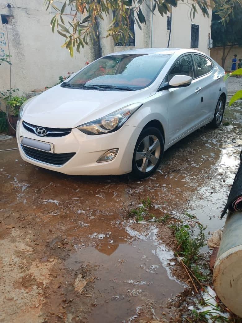 Hyundai Elantra 2011