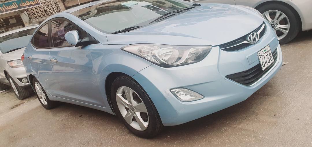 Hyundai Elantra 2012