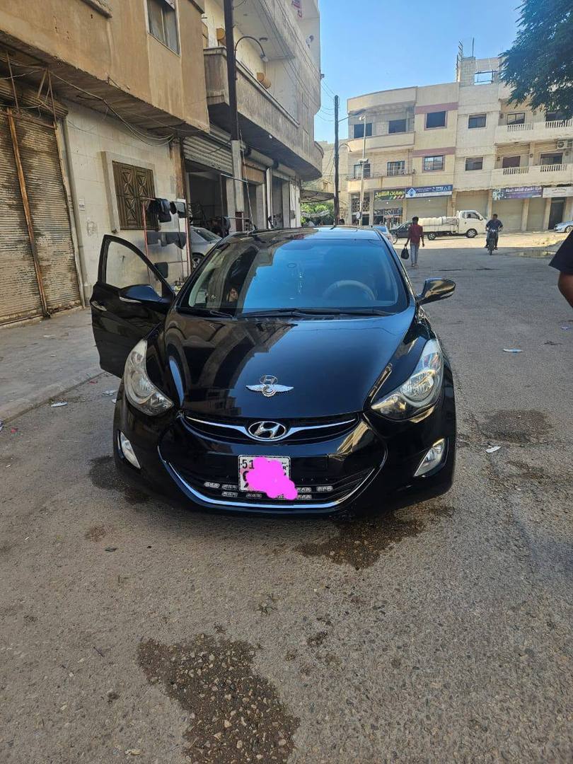 Hyundai Elantra 2012