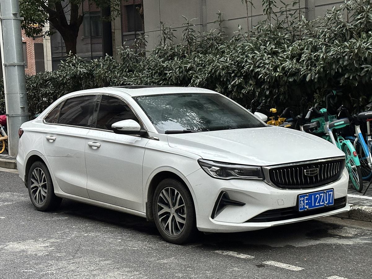 Geely Emgrand 2025