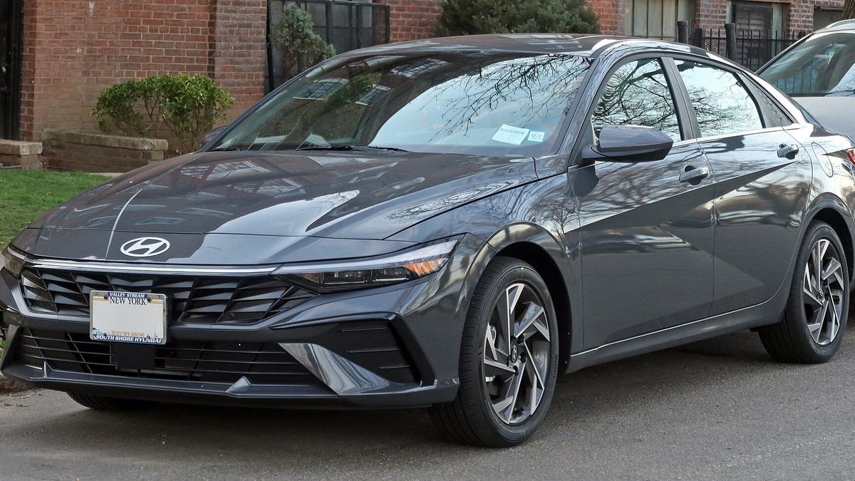 Hyundai Elantra 2025